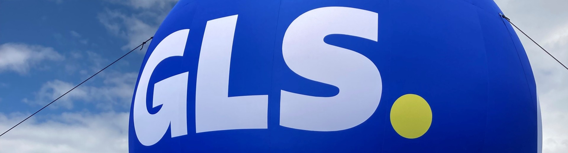 Ballon mit GLS-Logo