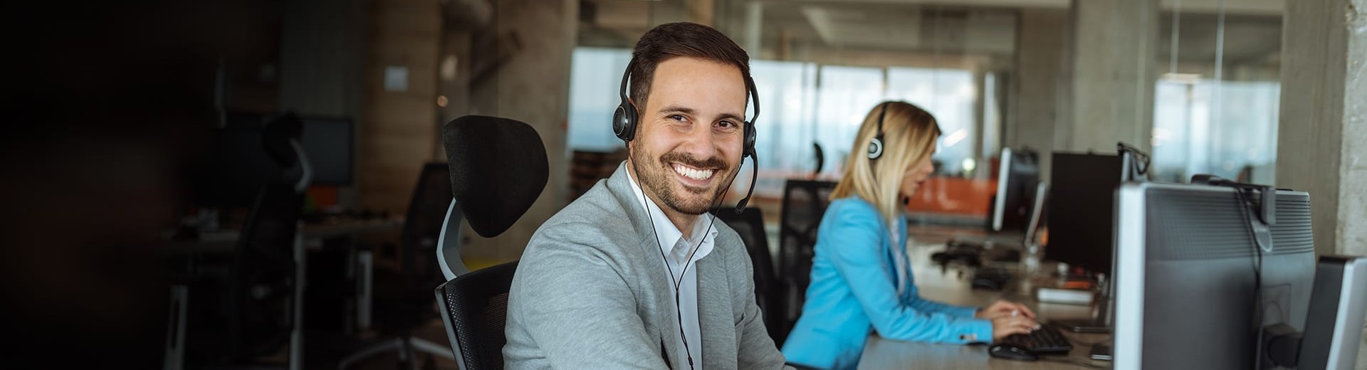 Personen im Call Center