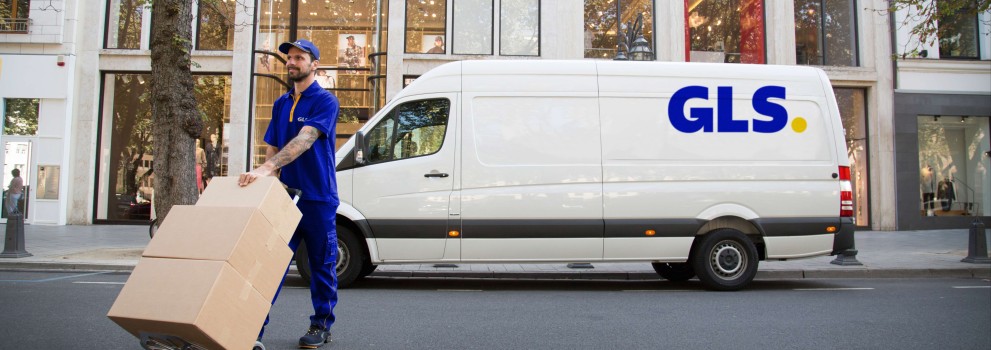  Delivery man van city GLS logo