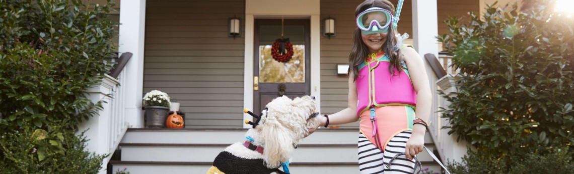 ragazzina simpatica con cane