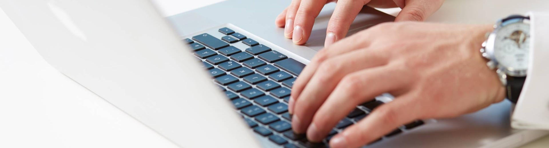 Moški tipka na prenosnik