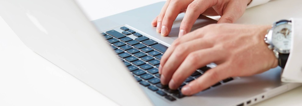 Moški tipka na prenosnik